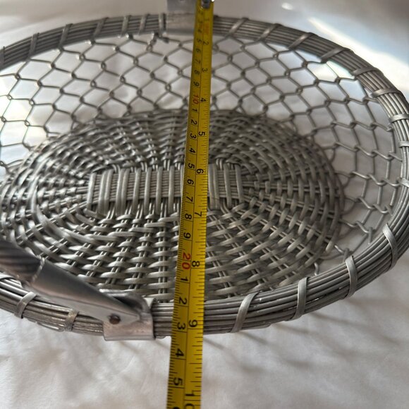 Andrea by Sadek 11.5” X 9” wire basket with moveable handle home decor farmhouse - Picture 6 of 8